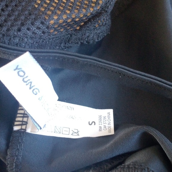 🦋Y&R SWIMSUIT🦋 - Picture 8 of 9